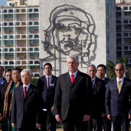 El candidato a suceder a Raúl Castro, Díaz-Canel, durante la visita del Secretario General del Partido Comunista de Vietnam.- REUTERS