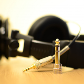 Imagen de unos auriculares. PXHERE (CC0)