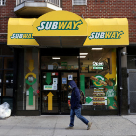 Un Subway ubicado en Manhattan, Nueva York