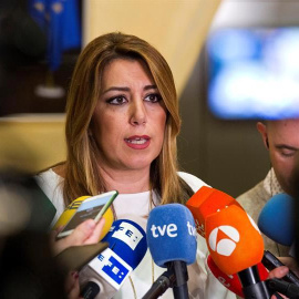 La presidenta de Andalucía, Susana Díaz, realiza declaraciones a la prensa tras reunirse con la comisaria europea de Comercio, Cecilia Malmstrom, en Bruselas. | HORST WAGNER (EFE)