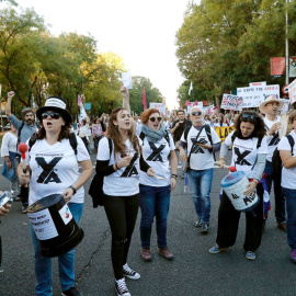 La Plataforma Pro Soterramiento de las vías del tren a su paso por Murcia lleva a cabo una manifestación en Madrid para exigir que la alta velocidad y el resto de servicios ferroviarios no entren en superficie durante los dos años de obras del túnel.E