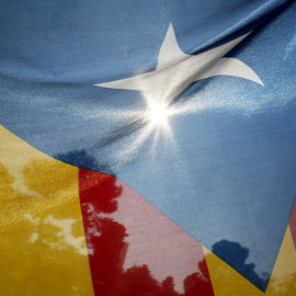 Una bandera estelada. REUTERS/Albert Gea