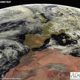 El frío y las lluvias llegarán este lunes a la península, según Aemet. / EFE