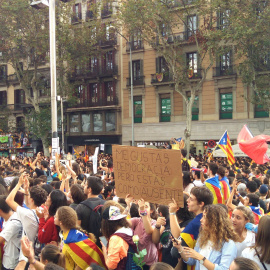 Manifestació d'estudiants universitaris al centre de Barcelona en suport al referèndum / Guillem Amatller