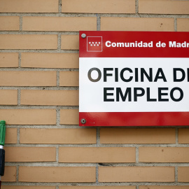 Cartel de una oficina de empleo de la Comunidad de Madrid. E.P.