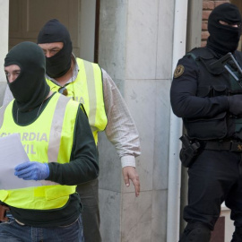 Imagen de archivo de la Guardia Civil en una operación contra el yihadismo. EFE