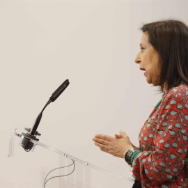 La portavoz del PSOE en el Congreso, Margarita Robles, durante la rueda de prensa que ha ofrecido esta mañana tras la Junta de Portavoces en el Congreso de los Diputados. EFE/ Fernando Alvarado