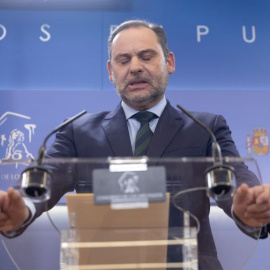 El exministro de Transportes y diputado del PSOE, José Luis Ábalos, durante su rueda de prensa.- EP