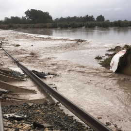 La zona del descarrilamiento del tren en El Arahal. PÚBLICO