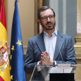 El vicepresidente primero y portavoz de la Mesa del Senado, Javier Maroto, durante la rueda de prensa ofrecida tras la reunión, este martes.