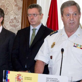 Francisco Granados, Alberto Ruiz Gallardón y Francisco Javier Redondo, en la toma de posesión de este último como Jefe Superior de Policía de Madrid, en septiembre de 2010.