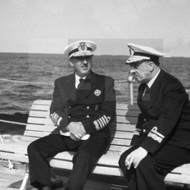 Salvador Moreno, a la derecha de la imagen, junto a Franco en una imagen de los años 50.