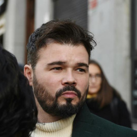 El portavoz de ERC, Gabriel Rufián, a su llegada al Tribunal Supremo./ EFE