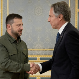 El presidente de Ucrania, Volodymyr Zelenskiy con el secretario de Estado de Estados Unidos, Antony Blinken en Kiev, el 6 de septiembre de 2023.