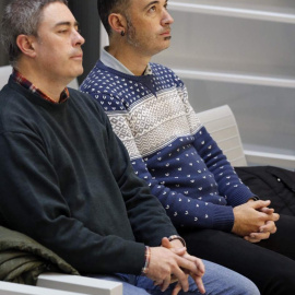 Arturo Villanueva Arteaga y Alejo Moreno  responsables de las ilegalizadas Jarrai- Haika, en la Audiencia Nacional. /EFE