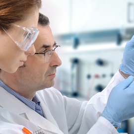 Investigadores y científicos.