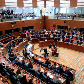 Vista del pleno de la Asamblea de Madrid, durante el debate sobre el máster de la entonces presidenta Cristina Cifuentes. EFE/Zipi