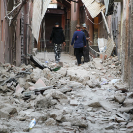 Destrozos en una calle de Marrakech tras el terremoto que azotó Marruecos.