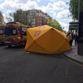 Accidente de tráfico en María de Molina/Emergencias Madrid