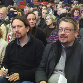 Xavier Domènech, en acte de Catalunya en Comú, al costat de Pablo Iglesias i Elisenda Alamany