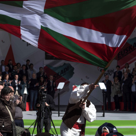El PNV ha celebrado el Aberri Eguna, Día de la Patria vasca, con el tradicional acto político en el que han intervenido el presidente del partido, Andoni Ortuzar, y el lehendakari, Iñigo Urkullu, cuya candidatura a las próximas elecciones autonómicas