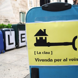 Protesta a la puerta de Les Corts/EP