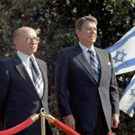Ronald Reagan junto al Primer Ministro de Israel, Menachem Begin