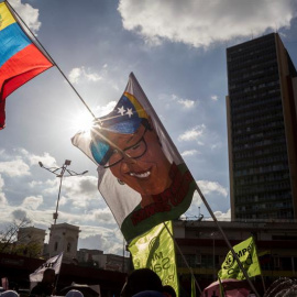Decenas de personas participan en el acto de cierre de campaña de la candidata a la Alcaldía del municipio Libertador, del Partido Socialista Unido de Venezuela (PSUV), Érika Farías.-EFE