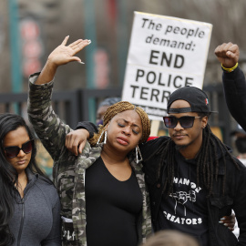 Protesta en Atlanta tras la publicación de los videos de la paliza que varios agentes de Policía dieron al joven Tyron Nichols.