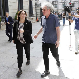 La alcaldesa de Barcelona Ada Colau, a su llegada al Congreso de los Diputados, donde se reúne con representantes de los grupos parlamentarios para abordar la necesidad de reformar la Ley de Arrendamientos Urbanos -EFE/Chema Moya