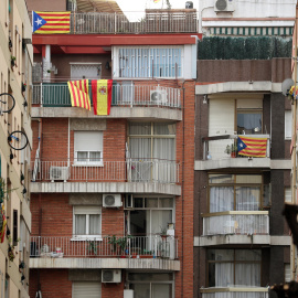 Banderas en los balcones de Barcelona.- REUTERS