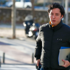Francisco Nicolás Gómez Iglesias, el Pequeño Nicolás, a su llegada al juicio celebrado en la Audiencia de Madrid, a 6 de febrero de 2023.