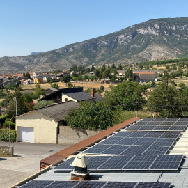 15/07/2022 - Instal·lació de plaques solars a Organyà, a l'Alt Urgell.
