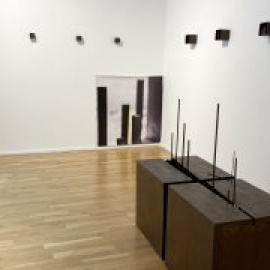 Esculturas para la igualdad: las moradas de Yolanda Lalonso y Leandro Alonso