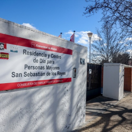 Entrada a un residencia pública de mayores en San Sebastián de los Reyes (Madrid). - Ricardo Rubio / Europa Press