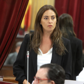 La portavoz de Vox Balears en el Parlament, Idoia Ribas, durante una intervención parlamentaria el 12 de septiembre de 2023, en Palma de Mallorca.