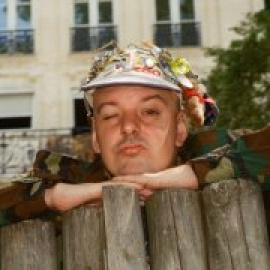 Carlangas la lía con Manu Chao: "El progreso no consiste en aprender chino, sino en conocer a tu vecino"