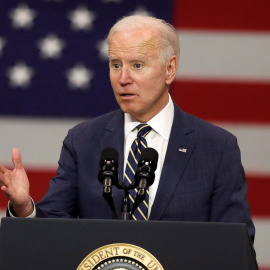 El presidente Joe Biden pronuncia comentarios sobre el fortalecimiento de las cadenas de suministro, la revitalización de la fabricación estadounidense y la creación de empleos sindicales bien remunerados a través de la Ley de infraestructura bipartid