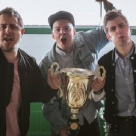 Novedades Carminha: "En el rocanrol no hay clase media, o vives de puta madre o sobrevives"