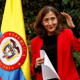 La candidata Ingrid Betancourt habla a los medios de comunicación sobre la Coalición de la Esperanza, el jueves en Bogotá (Colombia).