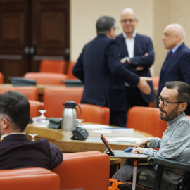 14/02/2023.- Los portavoces de ERC y Unidas Podemos en el Congreso, Gabriel Rufián y Pablo Echenique durante la reunión de la Junta de Portavoces de este martes. Eduardo Parra / Europa Press