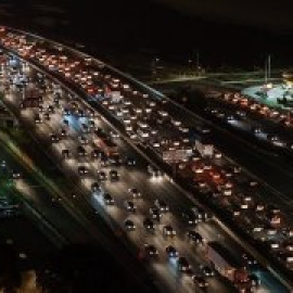 La Eurocámara apoya prohibir la venta de coches de combustión e híbridos en 2035