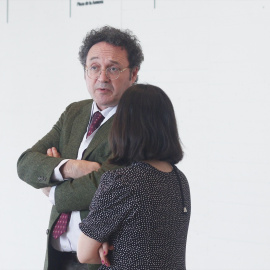El fiscal General del Estado, Álvaro García Ortiz, conversa en la Galería de Colecciones Reales, a 20 de marzo de 2024, en Madrid.