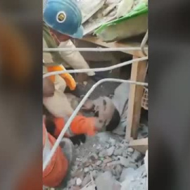 Tras ocho días se siguen rescatando vivas algunas de las víctimas del terremoto de Turquía