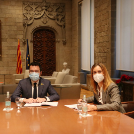 El president de la Generalitat, Pere Aragonès, reunit amb la líder d'En Comú Podem al Parlament, Jéssica Albiach.