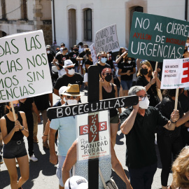 Varias decenas de personas participan en una manifestación por una sanidad rural de calidad en Sepúlveda