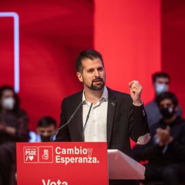 Luis Tudanca en una intervención en un acto de la campaña electoral del PSOE en Zamora.