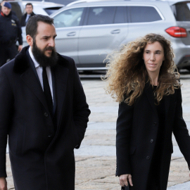 Imagen de archivo de Borja Thyssen y Blanca Cuesta a la entrada del funeral celebrado por doña Pilar de Borbón en el Monasterio de El Escorial.