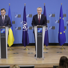 Kuleba, Stoltenberg y Borrell