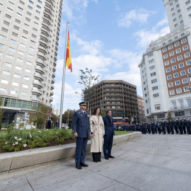 Almeida, Ayuso y la bandera